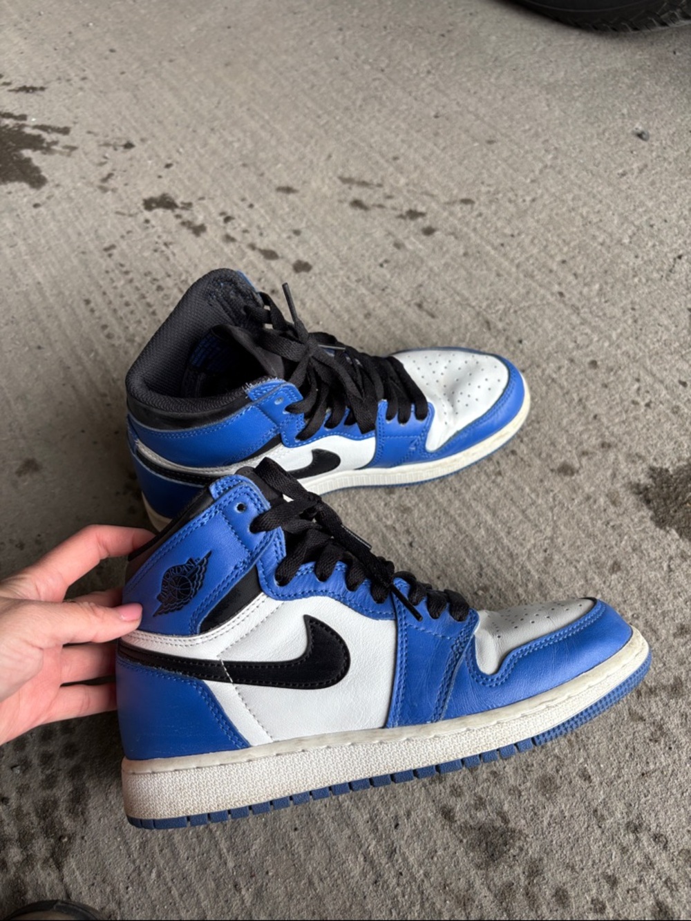Nike Air Jordan 1 Mid “Royal” Size 4.5 – Gently Used, Classic Colorway